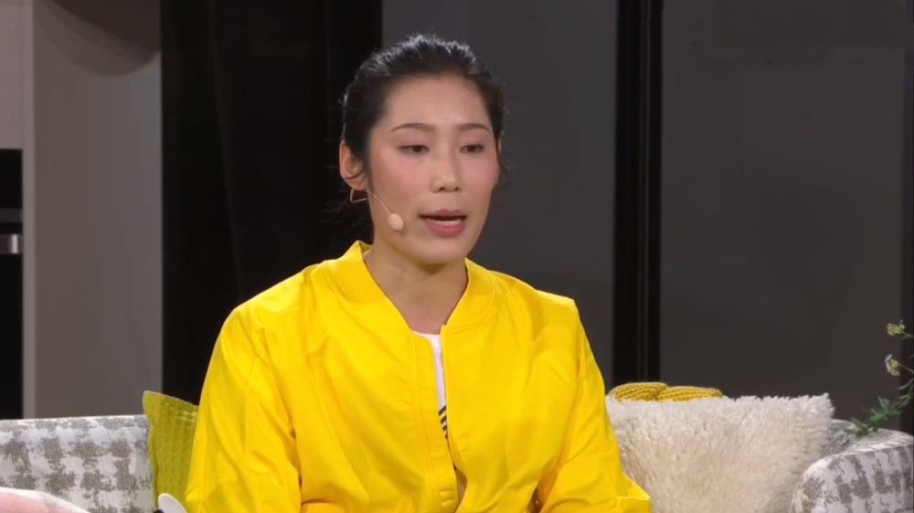 每小时80镑，老板收取20镑的管理费，我自己净赚60镑。